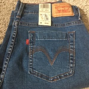 NWT, levi’s 512 SLIMMING Capri, 12 misses